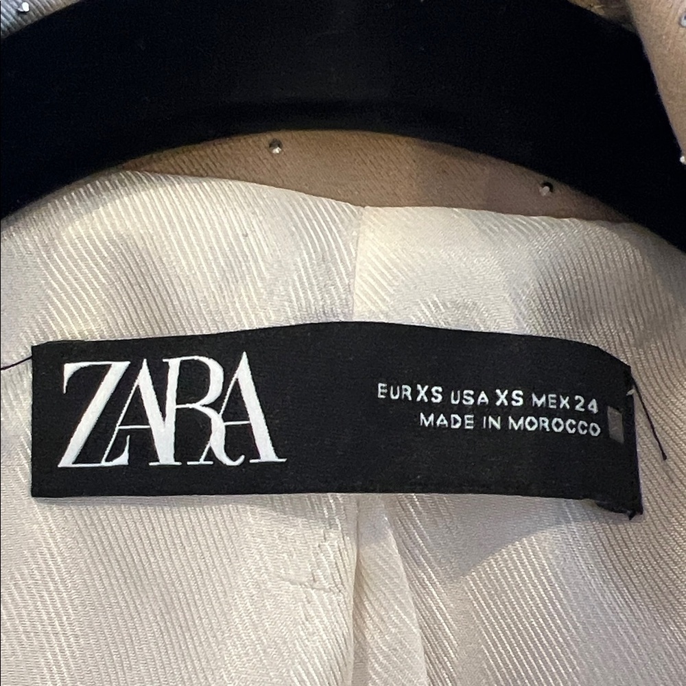 NWOT Zara Tan Women's Blazer with Subtle Studs Size XS - Picture 2 of 8